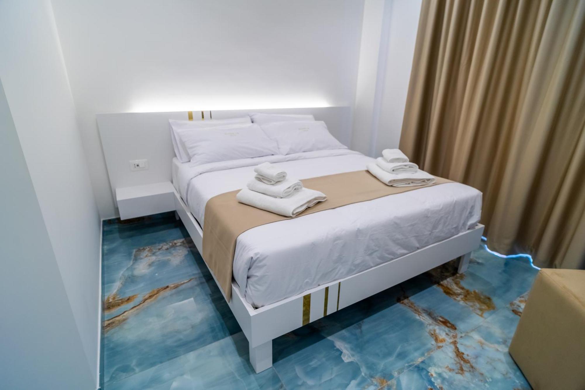 Suite 14 Scalea Kültér fotó